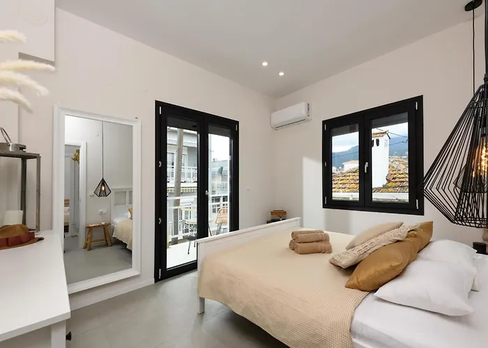 Eva Ommm * Limenas (Thasos)